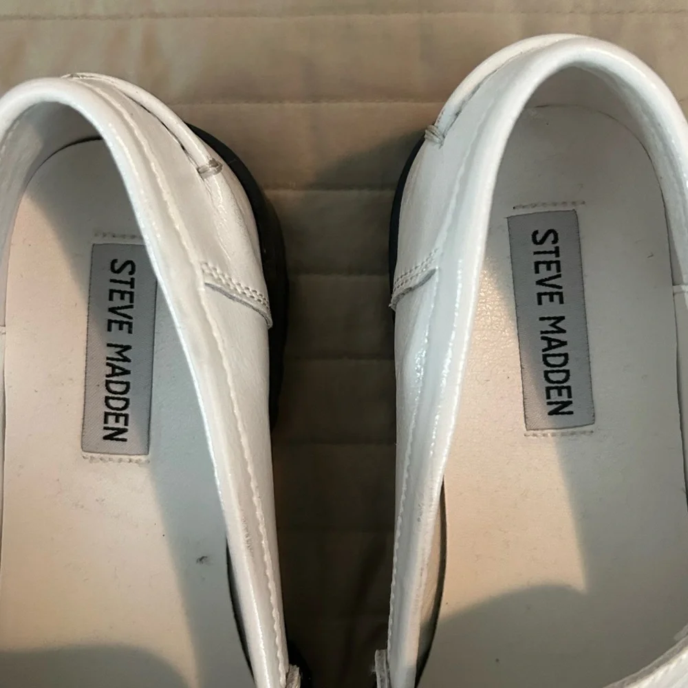 Steve Madden White Leather Upper Loafer Shoes - Picture 10 of 11